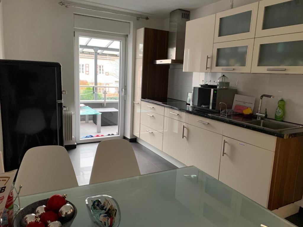 Guenstige Zimmer-Unterkunft Zimmer Mit Gemeinschaftsbad Lörrach Екстериор снимка