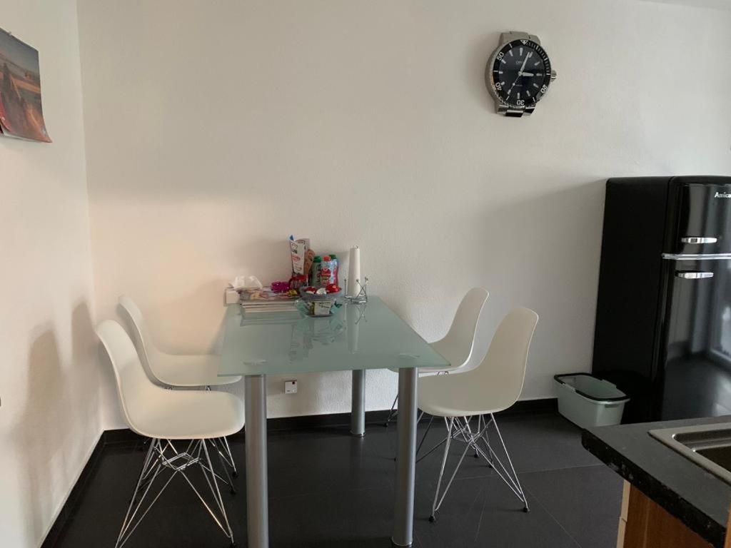 Guenstige Zimmer-Unterkunft Zimmer Mit Gemeinschaftsbad Lörrach Екстериор снимка