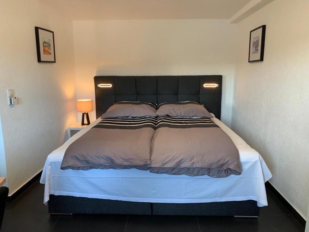 Guenstige Zimmer-Unterkunft Zimmer Mit Gemeinschaftsbad Lörrach Екстериор снимка